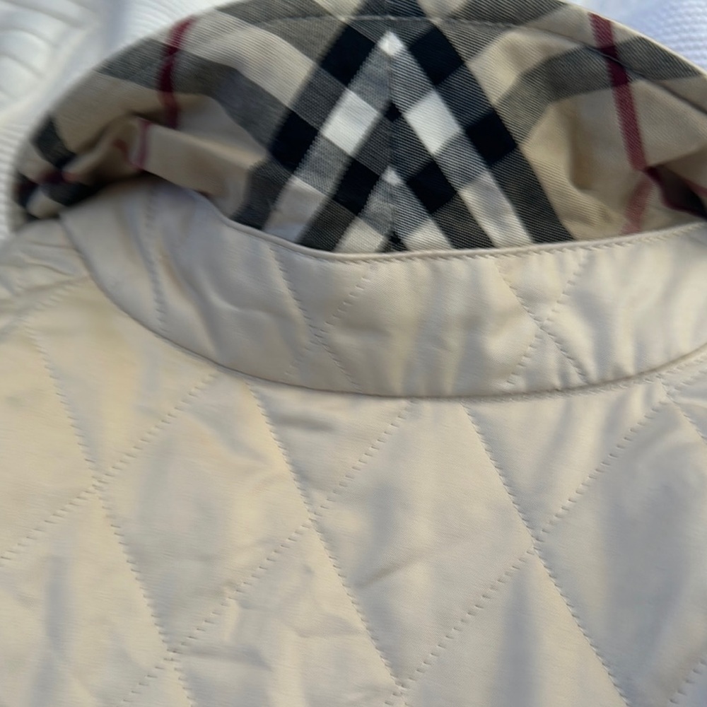Burberry Cream Quilted Puffer Jacket with Pointed Collar - Picture 7 of 7